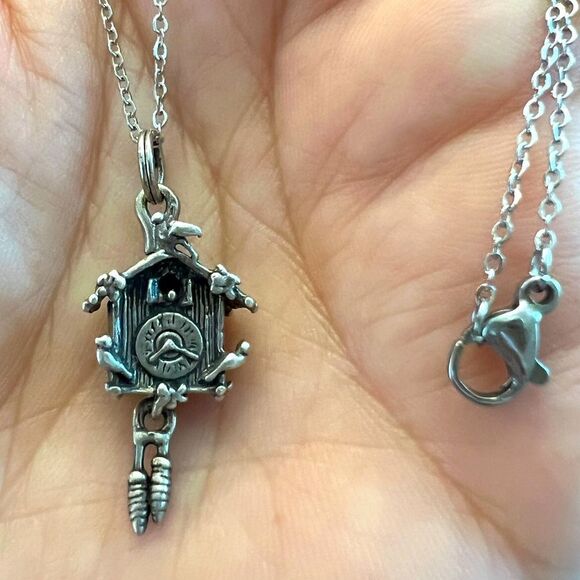 ⚜️ New Silver chain necklace w cuckoo clock, dangle pendant S17 - Picture 3 of 3